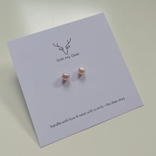 Kép betöltése a galériamegjelenítőbe: Gyöngy pötty fülbevalók