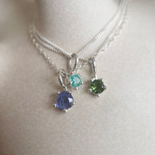 Kép betöltése a galériamegjelenítőbe: Kincsem Silver nyaklánc