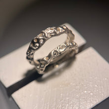 Kép betöltése a galériamegjelenítőbe: Tesoro Silver gyűrű