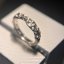 Kép betöltése a galériamegjelenítőbe: Tesoro Silver gyűrű