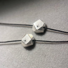 Kép betöltése a galériamegjelenítőbe: Raw Star Diamond karkötő