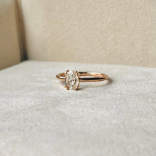 Kép betöltése a galériamegjelenítőbe: Amelie gyűrű