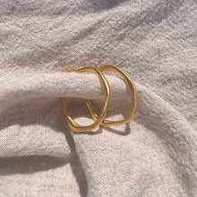 Kép betöltése a galériamegjelenítőbe: Sora fülbevaló