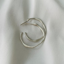 Kép betöltése a galériamegjelenítőbe: Sora fülbevaló