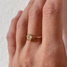 Kép betöltése a galériamegjelenítőbe: Amelie gyűrű