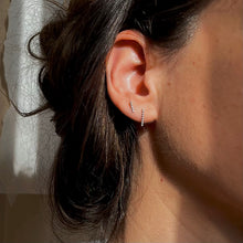 Kép betöltése a galériamegjelenítőbe: Ode mini fülbevaló