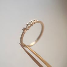 Kép betöltése a galériamegjelenítőbe: Serenade gyűrű
