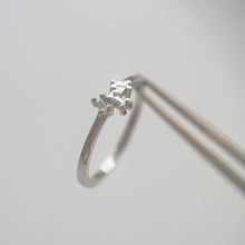 Kép betöltése a galériamegjelenítőbe: Diamond trio gyűrű
