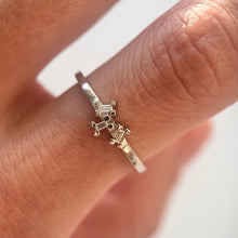 Kép betöltése a galériamegjelenítőbe: Diamond trio gyűrű
