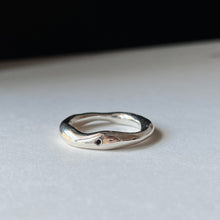Kép betöltése a galériamegjelenítőbe: Sol gyémánt gyűrű
